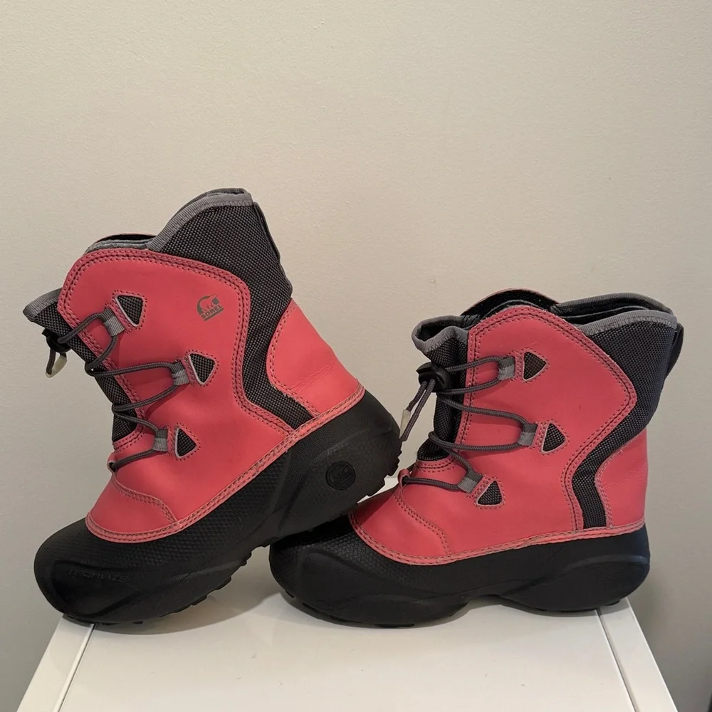 Sorel IcePack Pink Black Techlite Warm Cozy Winter Snow Rain Boots size 5
